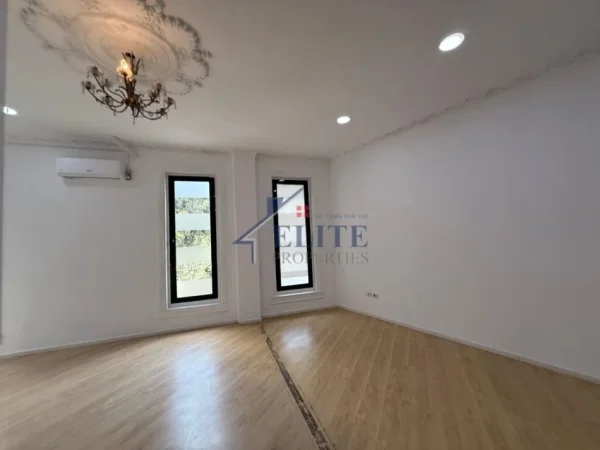 Tirane, jepet me qera zyre Kati 2, 80 m² 1.500 € (Qender)