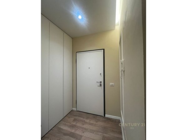 Tirane, jepet me qera apartament 2+1 Kati 1, 105 m² 1.500 € (liqeni i thate)