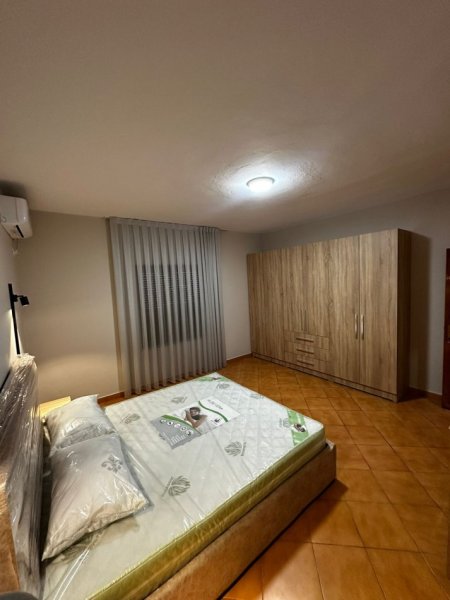 Tirane, jepet me qera apartament 2+1+Ballkon Kati 1, 110 m² 550 € (delijorxhi)