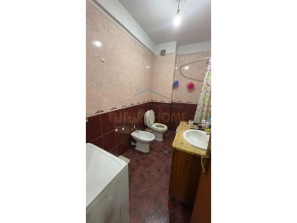 Tirane, shitet apartament 1+1 Kati 10, 67 m² 140.000 € (Rruga Reshit Petrela)