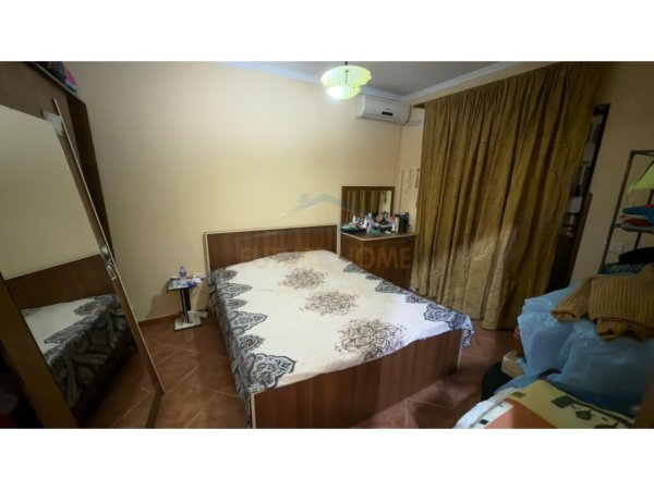 Tirane, shitet apartament 1+1 Kati 10, 67 m² 140.000 € (Rruga Reshit Petrela)