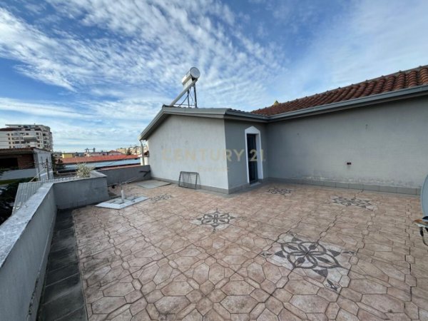 Tirane, jepet me qera apartament 3+1 Kati 3, 268 m² 1.700 € (don bosko)