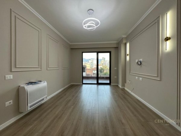 Tirane, jepet me qera apartament 2+1 Kati 3, 91 m² 950 € (myslym shyri)