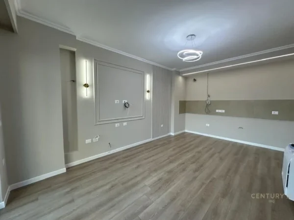 Tirane, jepet me qera apartament 2+1 Kati 3, 91 m² 950 € (myslym shyri)