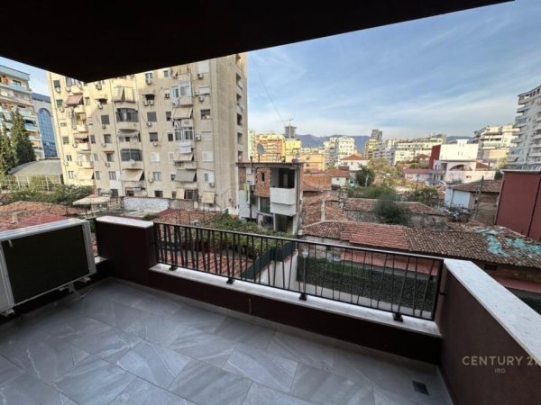 Tirane, jepet me qera apartament 2+1 Kati 3, 91 m² 950 € (myslym shyri)