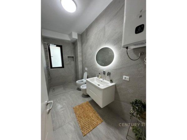 Tirane, jepet me qera apartament 2+1 Kati 3, 91 m² 950 € (myslym shyri)