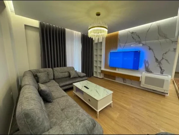 Tirane, jepet me qera apartament 2+1 Kati 3, 110 m² 1.200 € (Liqeni Thate)