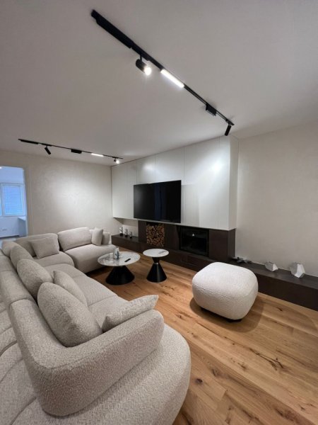 Tirane, shitet apartament 3+1+Aneks+Ballkon Kati 5, 301 m² 680.000 € (liqeni i thate)