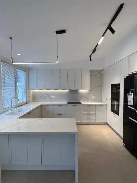 Tirane, shitet apartament 3+1+Aneks+Ballkon Kati 5, 301 m² 680.000 € (liqeni i thate)