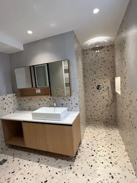 Tirane, shitet apartament 3+1+Aneks+Ballkon Kati 5, 301 m² 680.000 € (liqeni i thate)