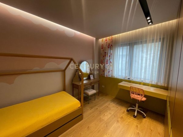 Tirane, jepet me qera apartament 2+1 Kati 4, 105 m² 1.300 € (kopshti botanik)