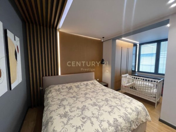 Tirane, jepet me qera apartament 2+1 Kati 4, 105 m² 1.300 € (kopshti botanik)