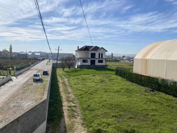 Fushe Kruje, shes ambjent biznesi Kati 2, 931 m² (Rruga krujes)