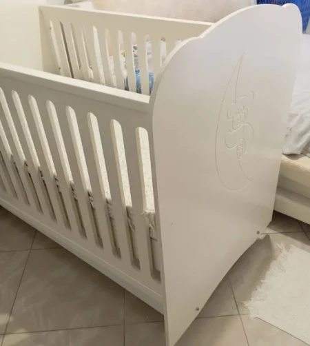 Tirane, shes krevat per femije 70 €