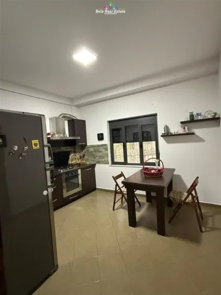 Tirane, jepet me qera Vile 1+1+Ballkon Kati 2, 75 m² 460 € (Ish Tregu Elektrik)