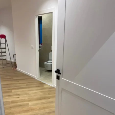 Tirane, jepet me qera ambjent biznesi Kati 1, 80 m² 630 € (VILA L, Astir)