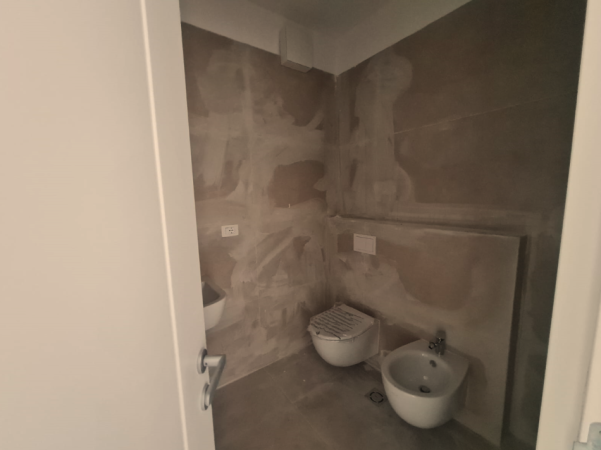 Tirane, jepet me qera zyre Kati 1, 69 m² 830 € (Prane Stadiumi Air Albania)