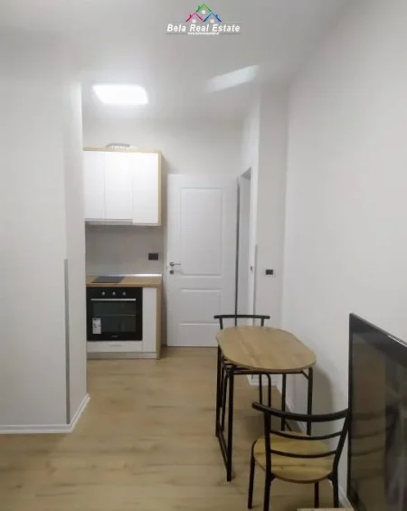 Tirane, jepet me qera apartament 1+1 Kati 5, 60 m² 600 € (qender)