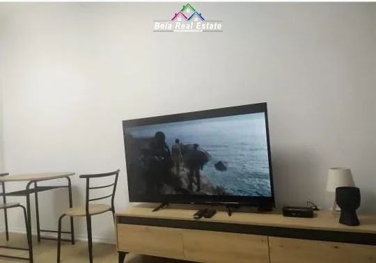 Tirane, jepet me qera apartament 1+1 Kati 5, 60 m² 600 € (qender)