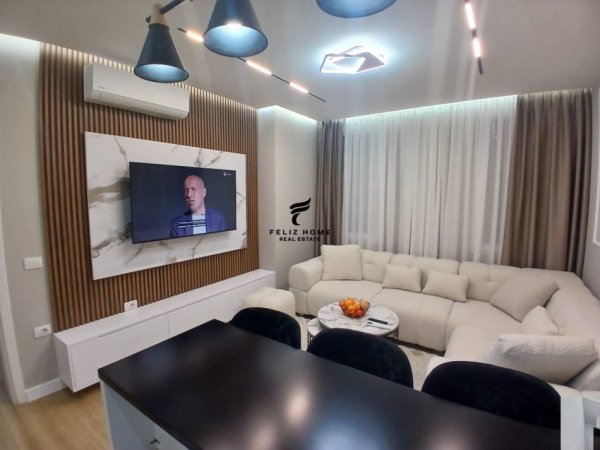 Tirane, jepet me qera apartament 2+1 Kati 1, 78 m² 750 € (ISH FUSHA E AVIACIONIT)