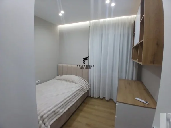 Tirane, jepet me qera apartament 2+1 Kati 1, 78 m² 750 € (ISH FUSHA E AVIACIONIT)