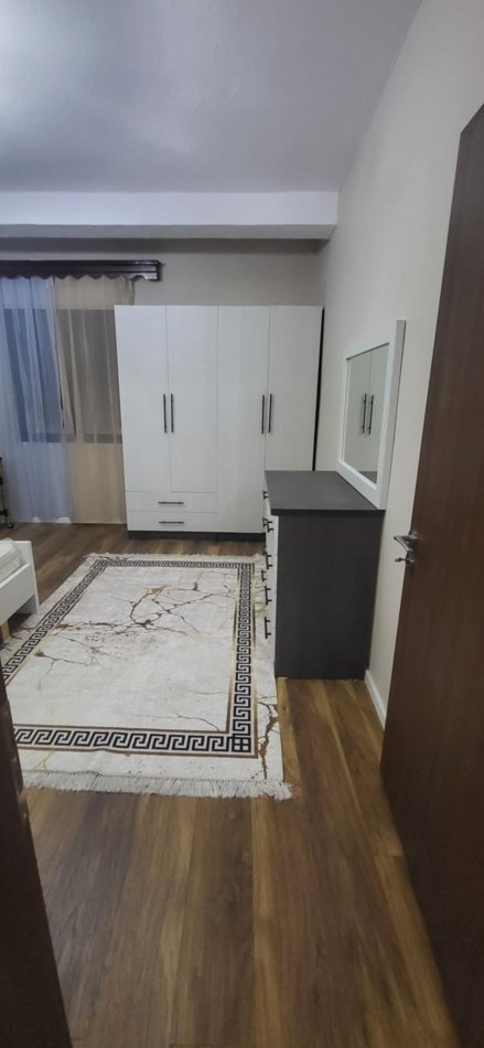 Tirane, jepet me qera apartament 2+1 Kati 4, 103 m² 700 € (Myslym Shyri)