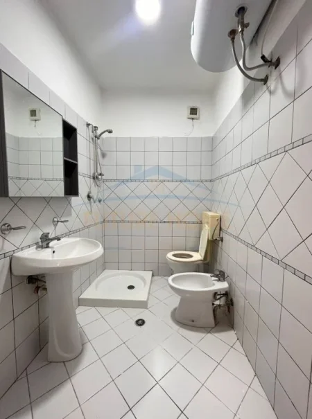 Durres, Plazh Iliria, shitet apartament 1+1 Kati 4, 63 m² 83.000 € (Plazh Iliria)