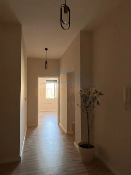 Durres, Plazh Iliria, shitet apartament 1+1 Kati 7, 63 m² 85.000 € (Plazh Iliria)