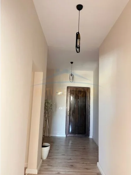 Durres, Plazh Iliria, shitet apartament 1+1 Kati 7, 63 m² 85.000 € (Plazh Iliria)