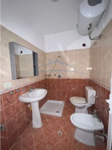 Durres, Plazh Iliria, shitet apartament 1+1 Kati 7, 63 m² 85.000 € (Plazh Iliria)