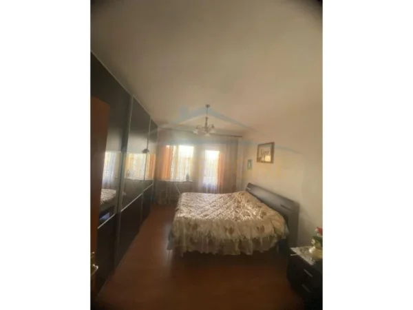 Kolonje, shitet shtepi 4+1+Ballkon Kati 4, 985 m² 200.000 € (Aksi Ersekë-Leskovik.)