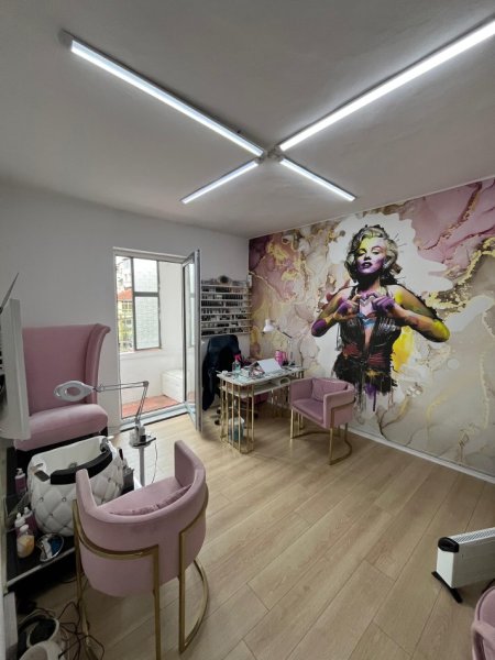 Tirane, jepet me qera apartament 2+1+Aneks+Ballkon Kati 1, 600 € (rruga e kavajes)