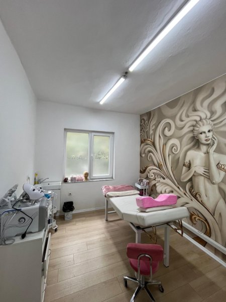 Tirane, jepet me qera apartament 2+1+Aneks+Ballkon Kati 1, 600 € (rruga e kavajes)