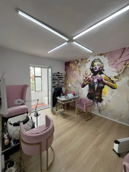 Tirane, jepet me qera zyre Kati 1, 600 € (rruga e kavajes)