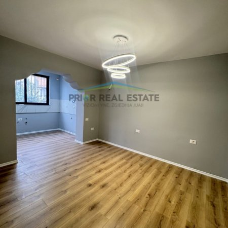 Tirane, shitet apartament 2+1 Kati 1, 75 m² 187.000 € (Myslym Shyri)