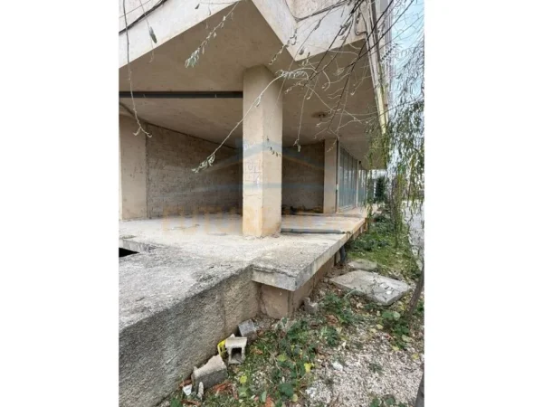 Pogradec, shitet ambjent biznesi Kati 0, 82 m² 120.000 € ,1 Maji, Pogradec (KO47135)