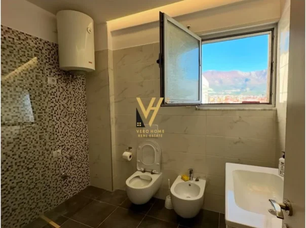 Tirane, shitet apartament 3+1+2+ Verande Kati 5,  264 m²  260.000 € (XHAMLLIKU)