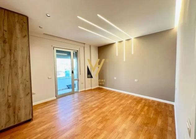 Tirane, shitet apartament 3+1+2+ Verande Kati 5,  264 m²  260.000 € (XHAMLLIKU)