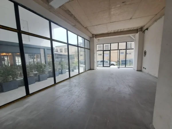 SHITET DYQAN TEK TREGU USHQIMOR, MISTO MAME, BUZE RRUGE-145000