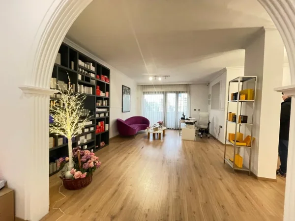 AMBJENT BIZNESI ME QERA NE BLLOK