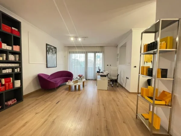 AMBJENT BIZNESI ME QERA NE BLLOK