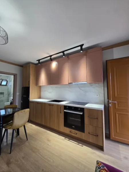 Korce, shitet apartament 3+1 , 133 m² 370.000 € (Voskopoje)