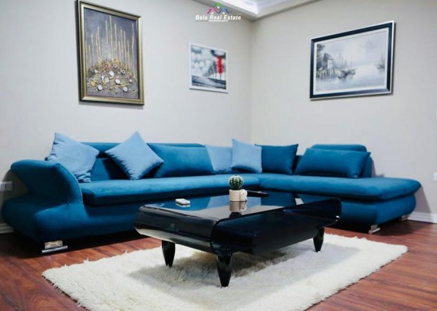 Tirane, jepet me qera Vile 3+1 , 130 m² 800 € (parku olimpik)