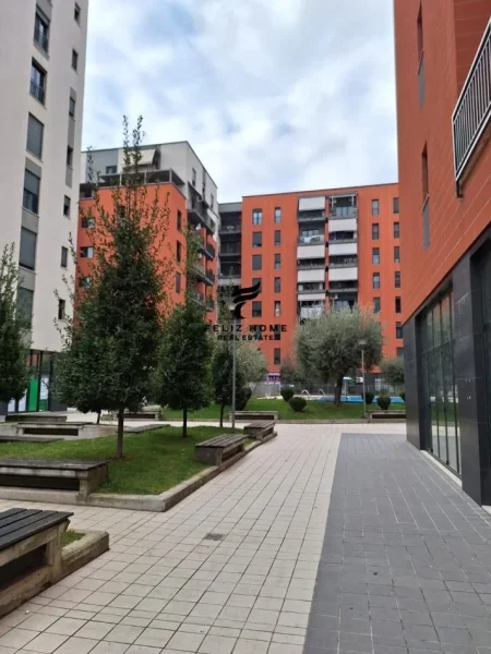 Tirane, jepet me qera dyqan Kati 0, 172 m² 2.500 € (ASTIR)