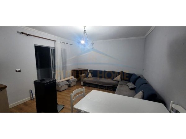 Korce, jepet me qera apartament 2+1+Ballkon Kati 5, 76 m² 250 € (KO46666)
