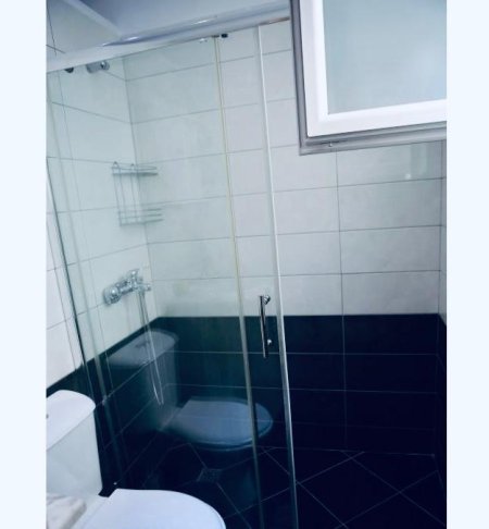 Tirane, jepet me qera apartament 3+1+Ballkon Kati 1, 130 m² 800 € (Rruga Liman Kaba)