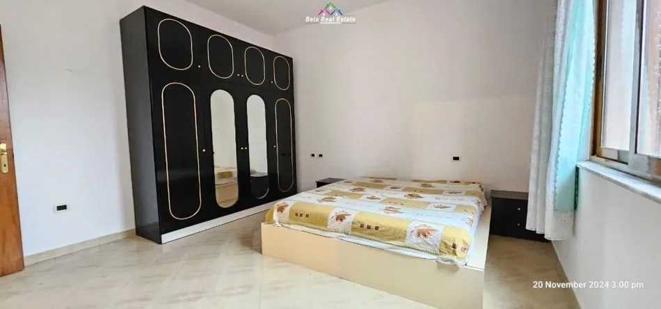 Tirane, jepet me qera Vile 2+1 Kati 3, 119 m² 550 € (pallati me shigjeta)