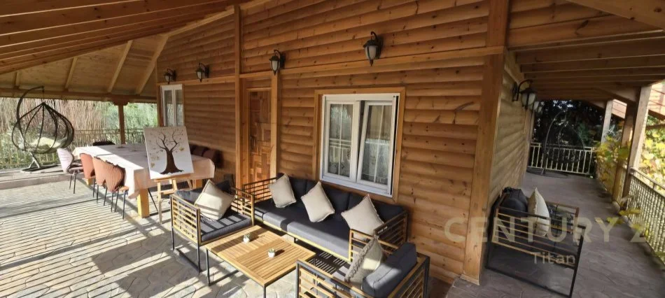 Tirane, shitet ambjent biznesi Kati 3, 160.000 m² 2.000.000 € (Rinas)