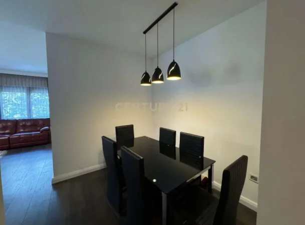 Tirane, shitet apartament 2+1+Ballkon Kati 3, 130 m² 350.000 € (Rruga e Kavajës, Kompleksi Delijorgji)