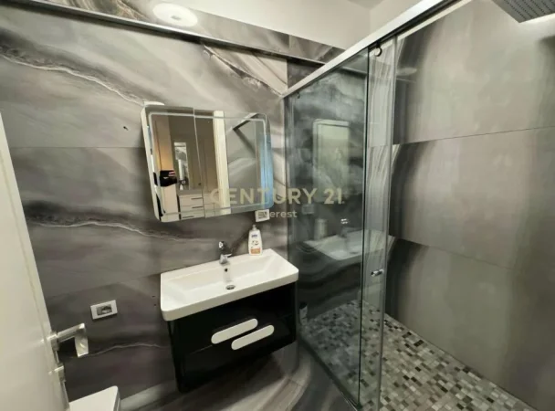 Tirane, shitet apartament 2+1+Ballkon Kati 3, 130 m² 350.000 € (Rruga e Kavajës, Kompleksi Delijorgji)